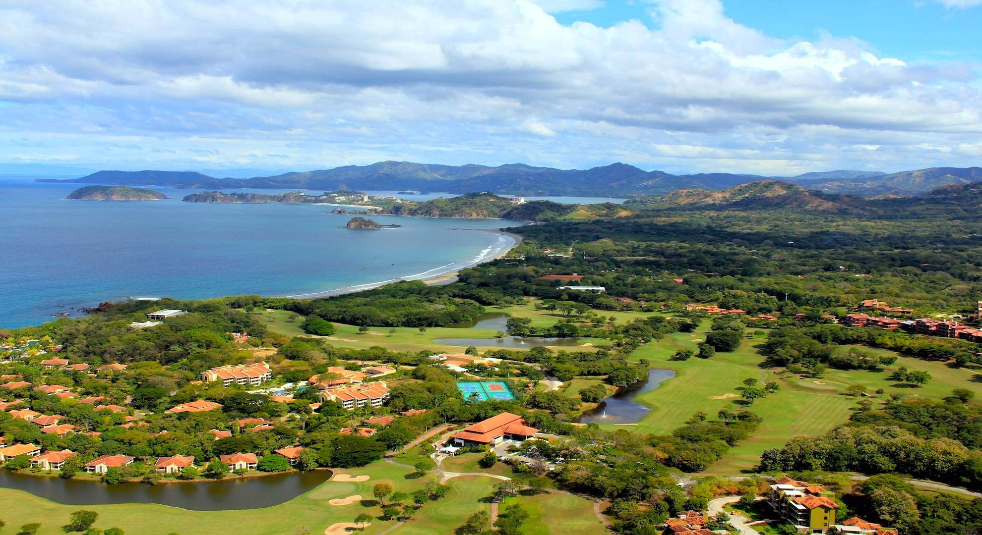 Oceanside golf course in Costa Rica